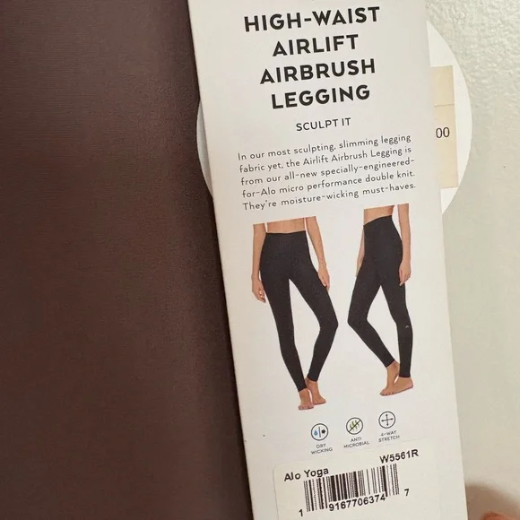 COPY - ALO Yoga Airlift Coco - Picture 2 of 3